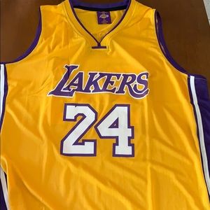 Kobe Bryant Lakers retirement jersey 24